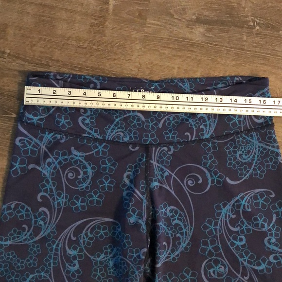 Women’s size large L.L. Bean blue leggings - Picture 5 of 8